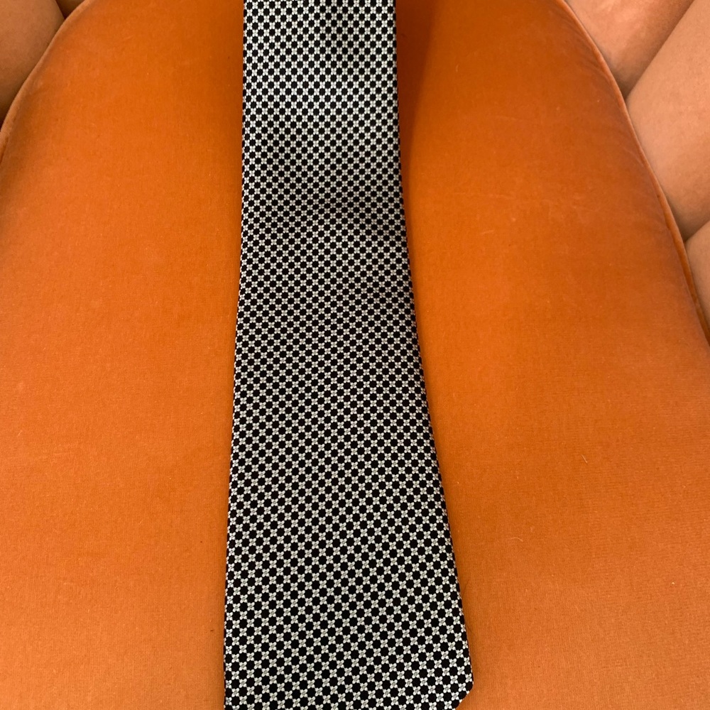 Tom Ford Black and White Men's Tie - Picture 3 of 4
